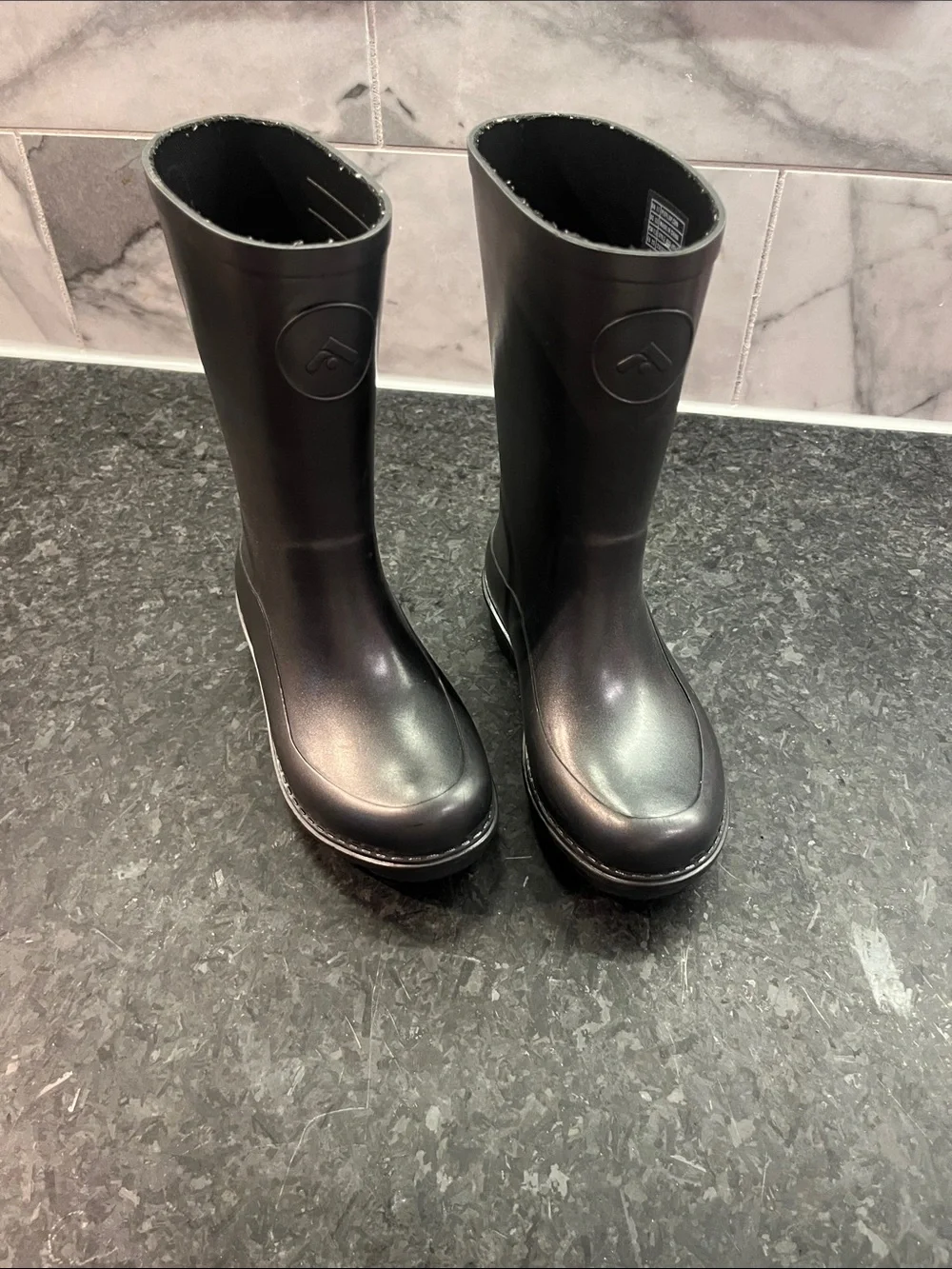 Kids Grey Fitflop Rain Boots - Classic Waterproof Style